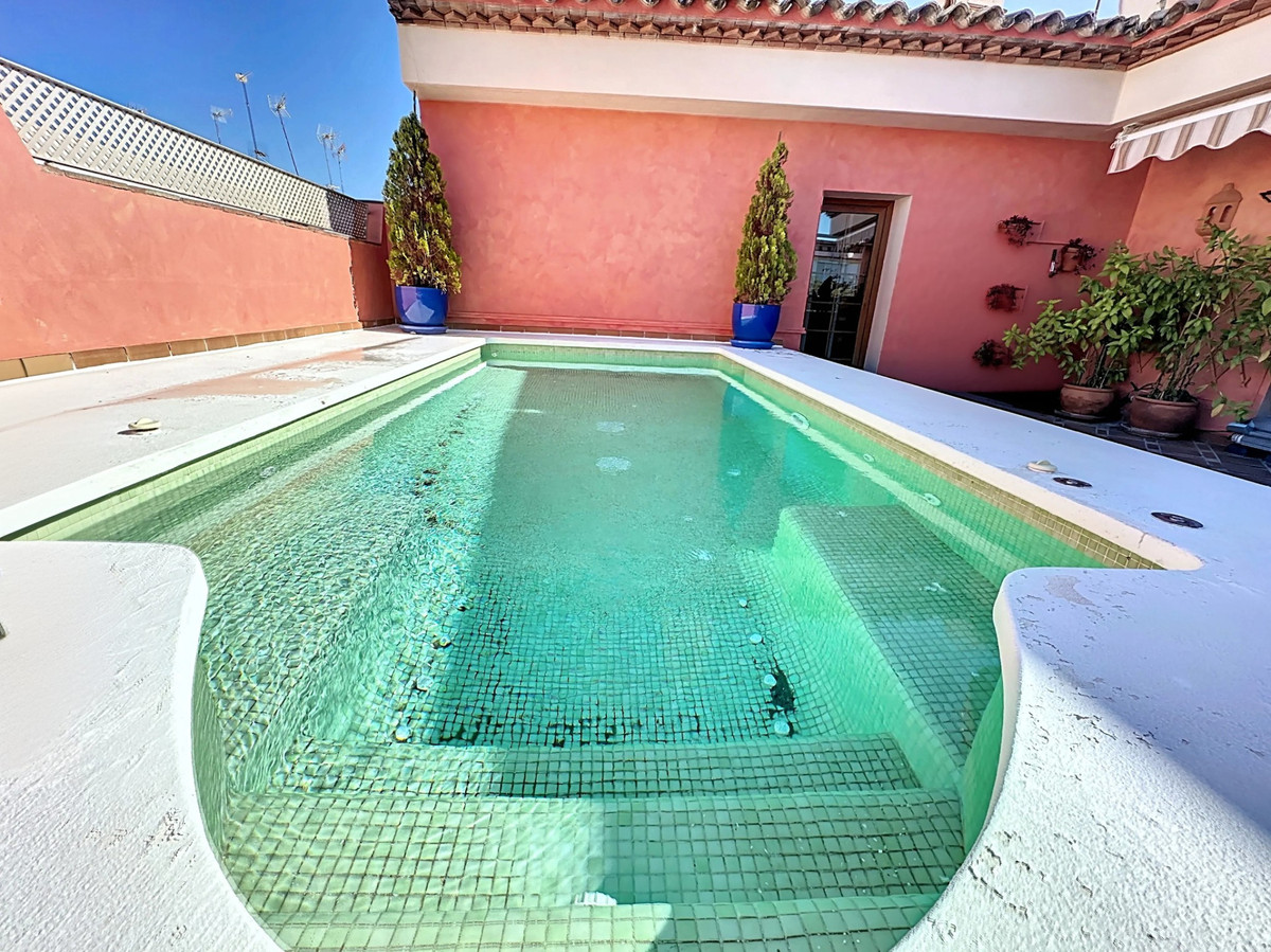 Appartement te koop in Estepona | 7 slaapkamers H5392306
