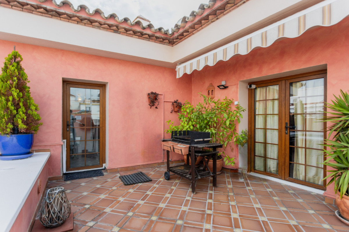 Appartement te koop in Estepona | 7 slaapkamers H5392306