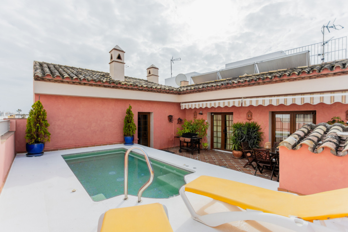 Appartement te koop in Estepona | 7 slaapkamers H5392306