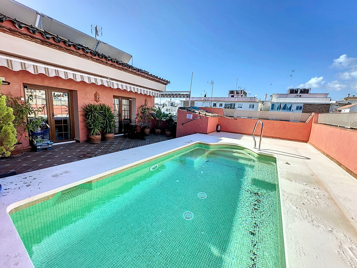 Appartement te koop in Estepona | 7 slaapkamers H5392306