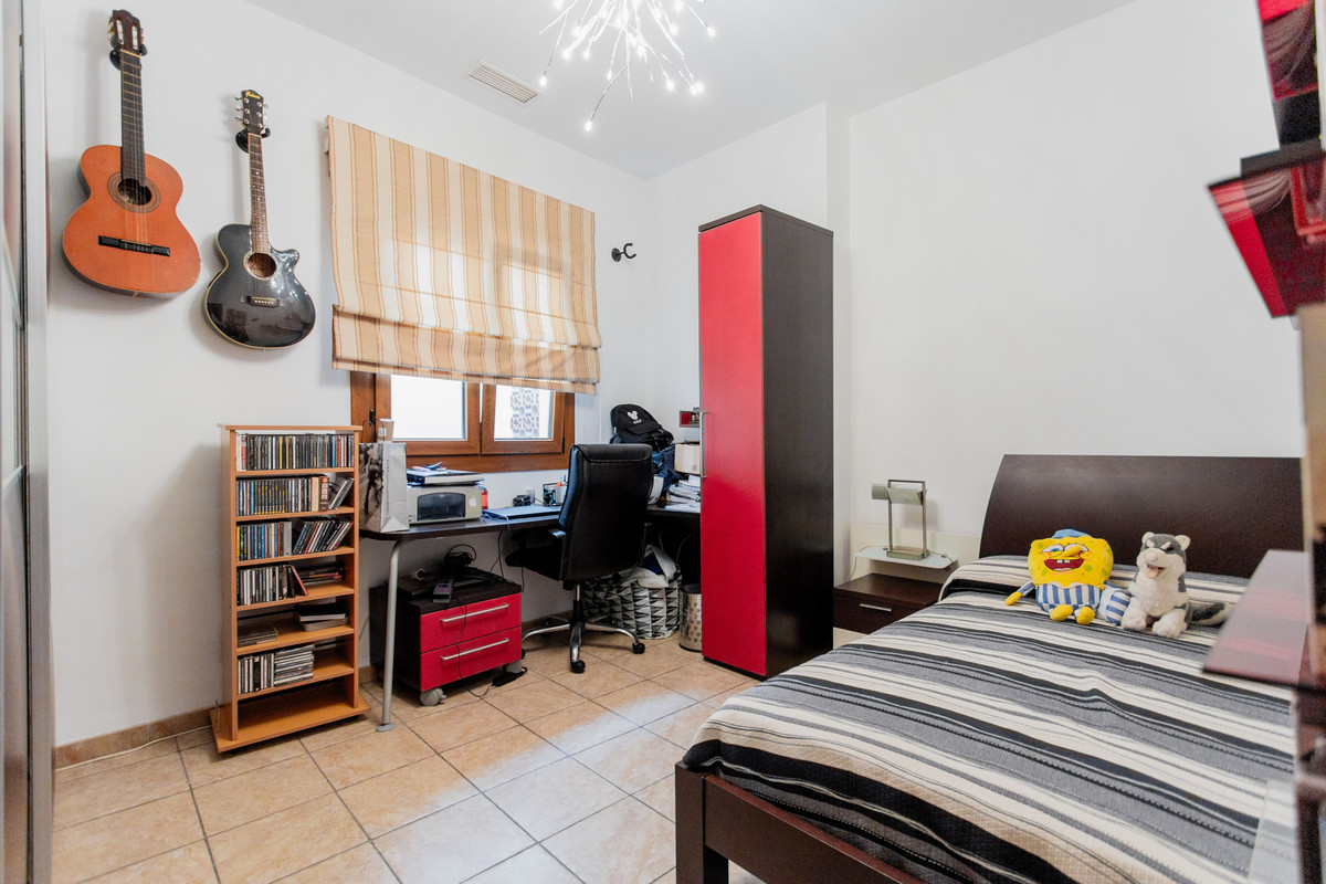 Appartement te koop in Estepona | 7 slaapkamers H5392306