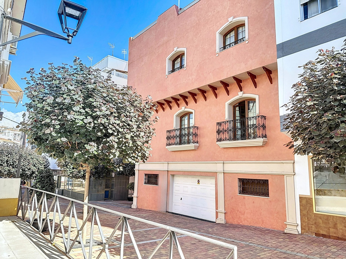 Appartement te koop in Estepona | 7 slaapkamers H5392306