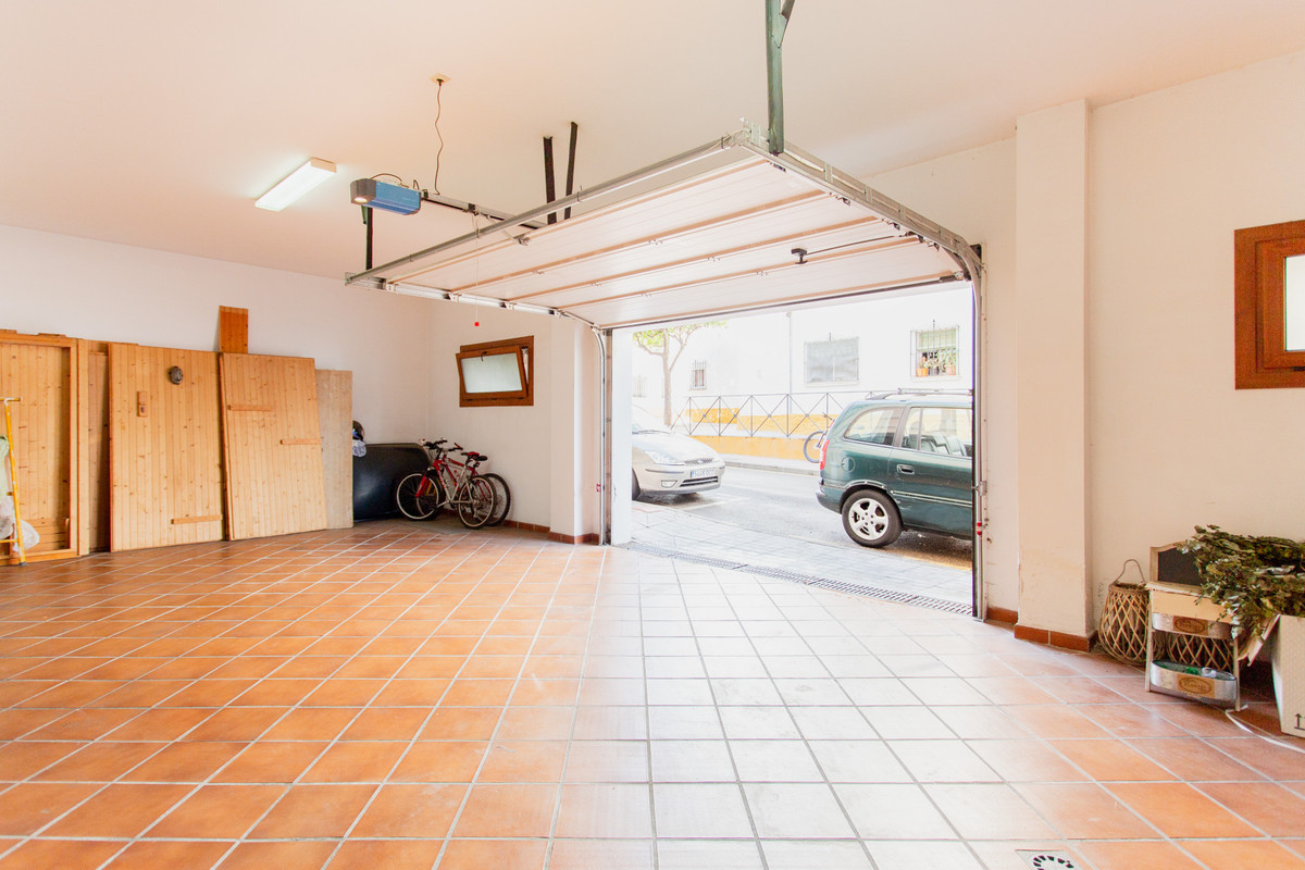 Appartement te koop in Estepona | 7 slaapkamers H5392306