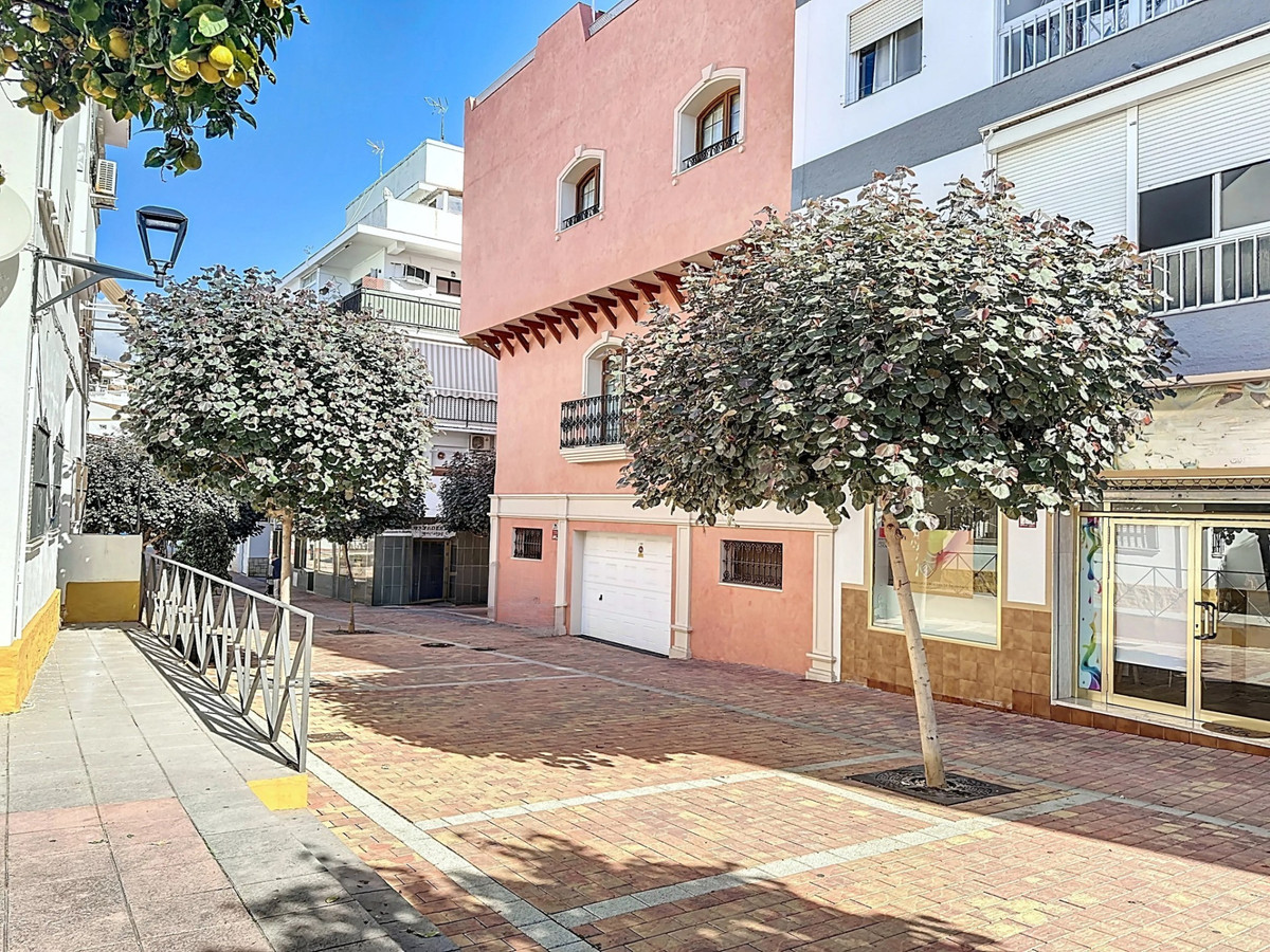 Appartement te koop in Estepona | 7 slaapkamers H5392306