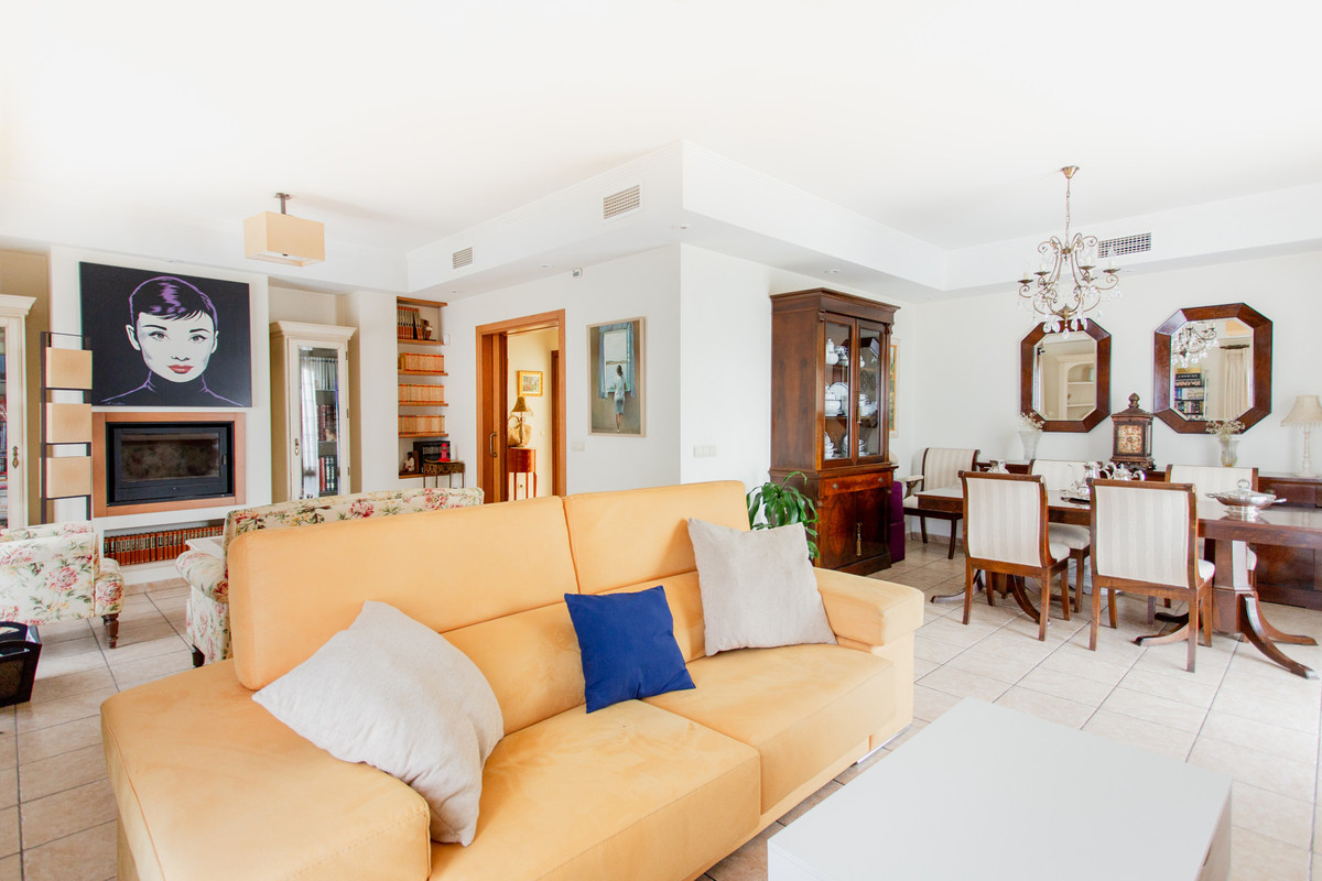 Appartement te koop in Estepona | 7 slaapkamers H5392306