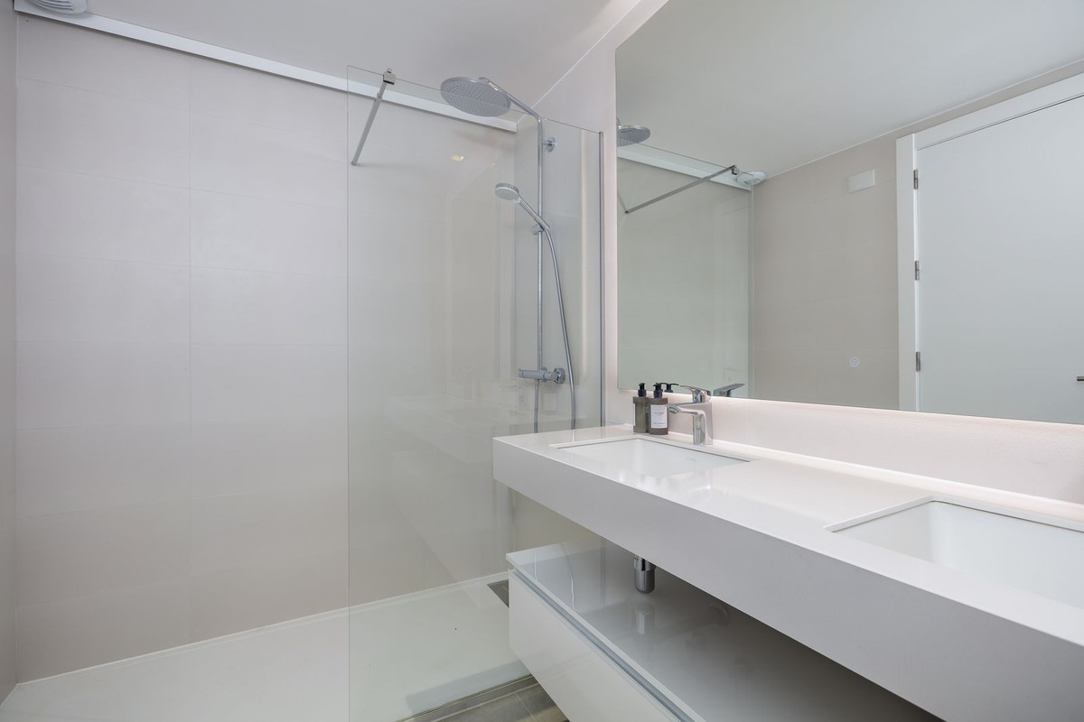 Huis te koop in Estepona | 4 slaapkamers H5394934