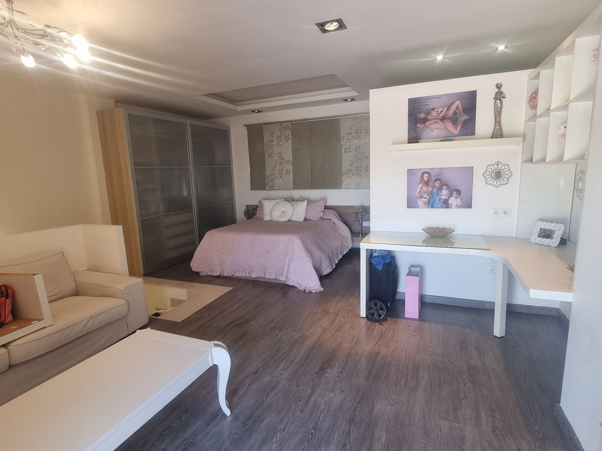 Appartement te koop in Estepona | 5 slaapkamers H5395000