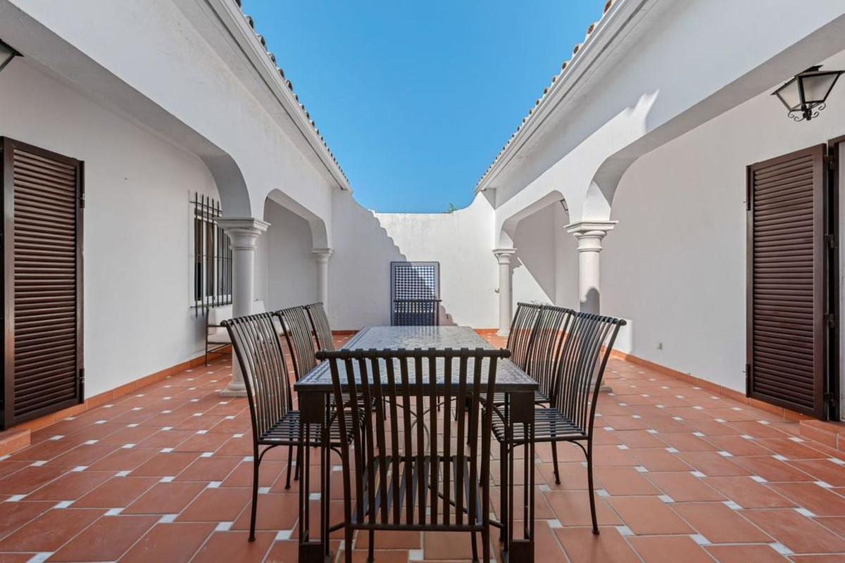 Huis te koop in Estepona | 4 slaapkamers H5398465
