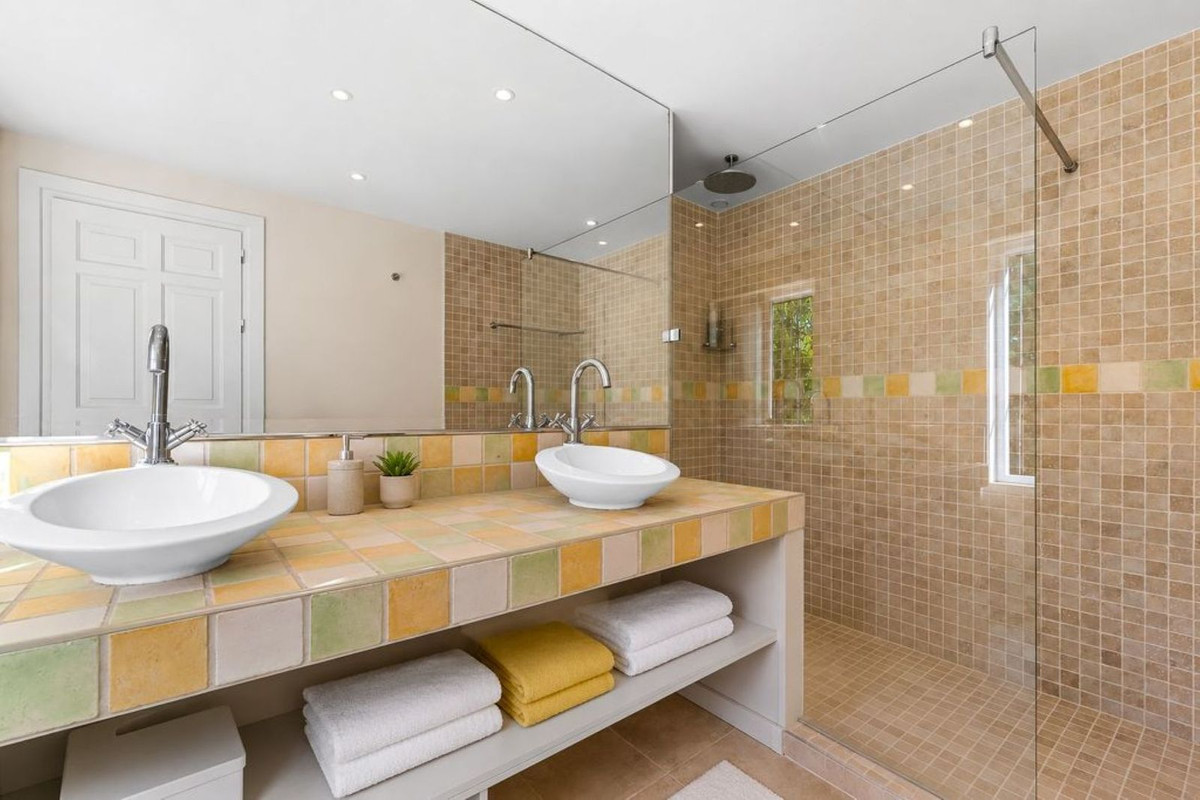 Huis te koop in Estepona | 4 slaapkamers H5398465