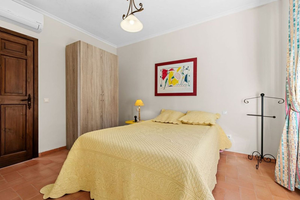 Huis te koop in Estepona | 4 slaapkamers H5398465
