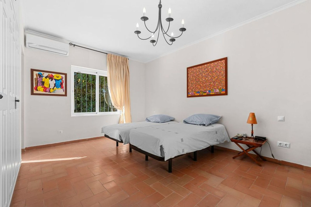 Huis te koop in Estepona | 4 slaapkamers H5398465