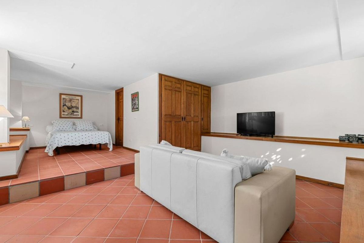 Huis te koop in Estepona | 4 slaapkamers H5398465
