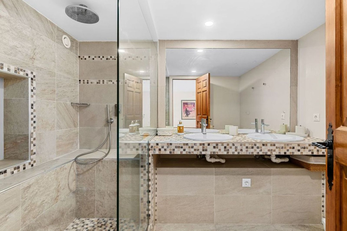Huis te koop in Estepona | 4 slaapkamers H5398465