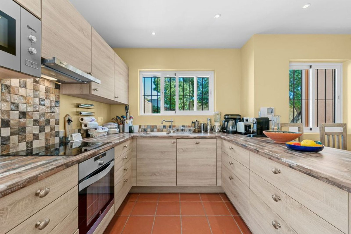 Huis te koop in Estepona | 4 slaapkamers H5398465