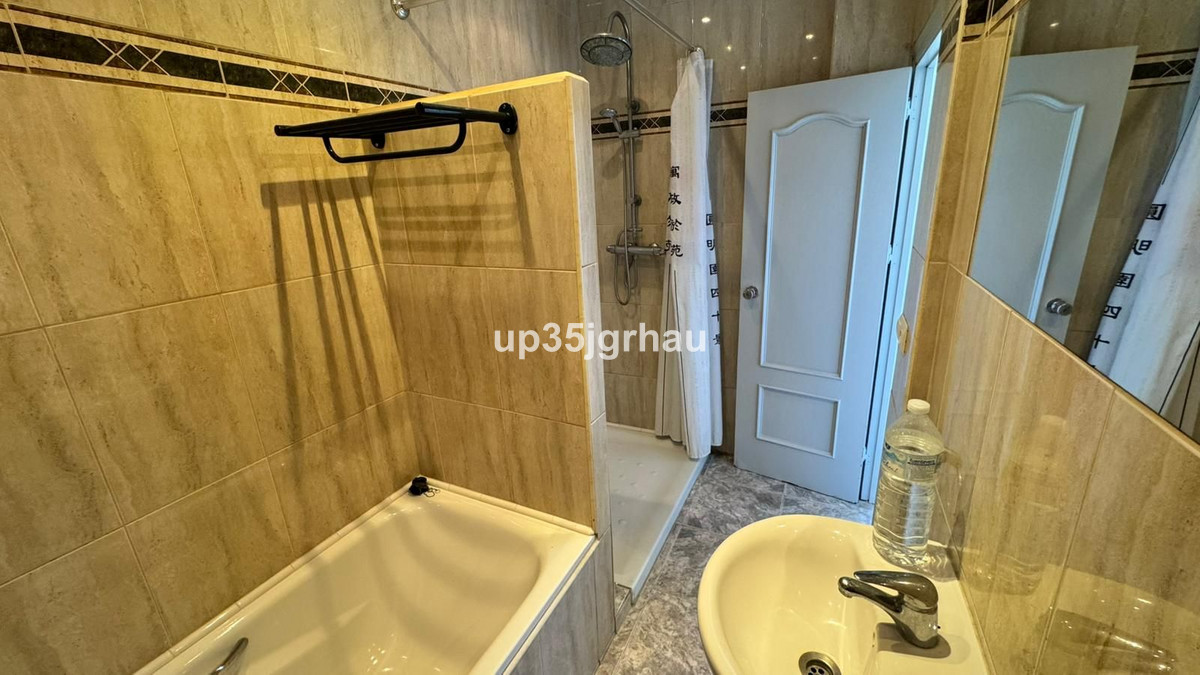 Appartement te koop in Estepona | 3 slaapkamers H5400094