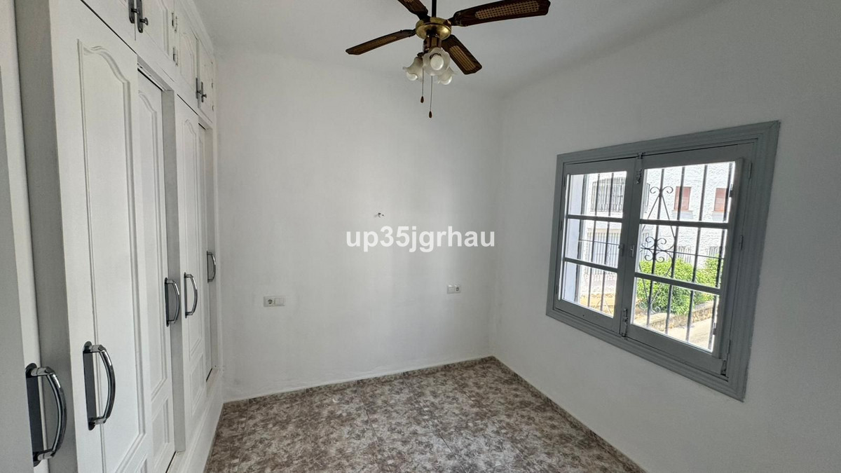 Appartement te koop in Estepona | 3 slaapkamers H5400094