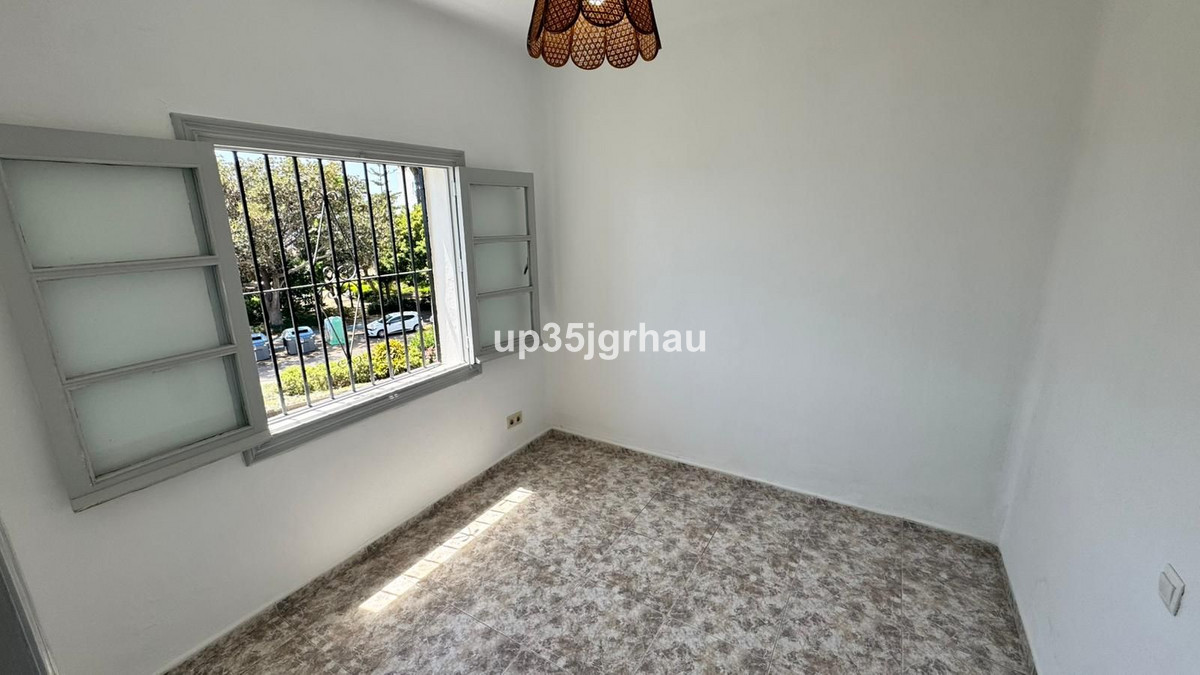 Appartement te koop in Estepona | 3 slaapkamers H5400094
