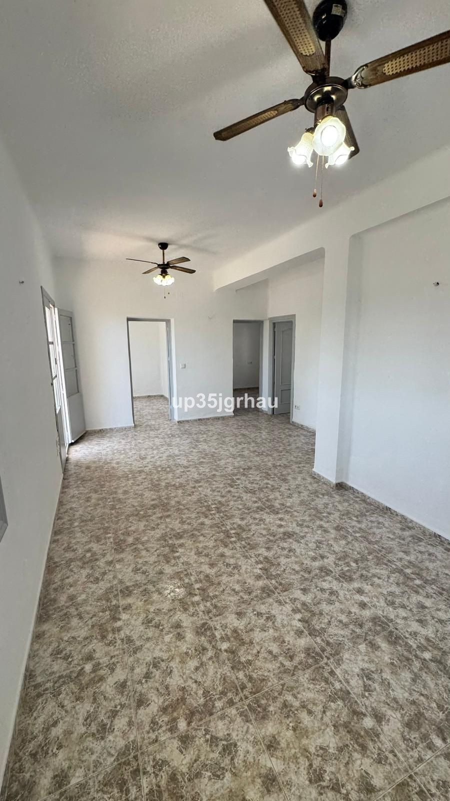 Appartement te koop in Estepona | 3 slaapkamers H5400094