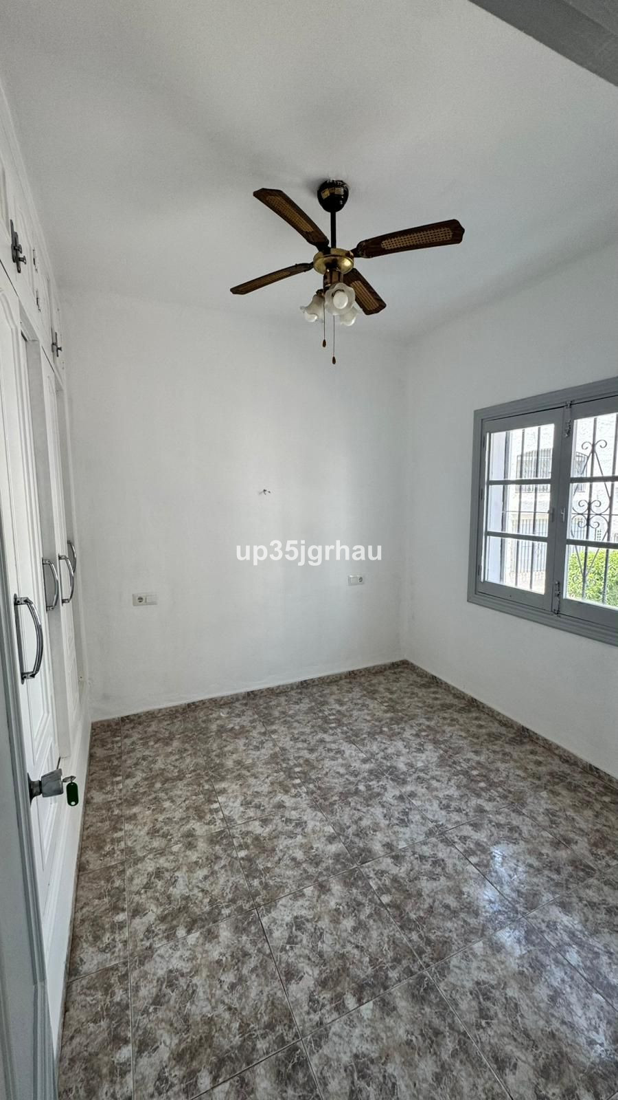 Appartement te koop in Estepona | 3 slaapkamers H5400094