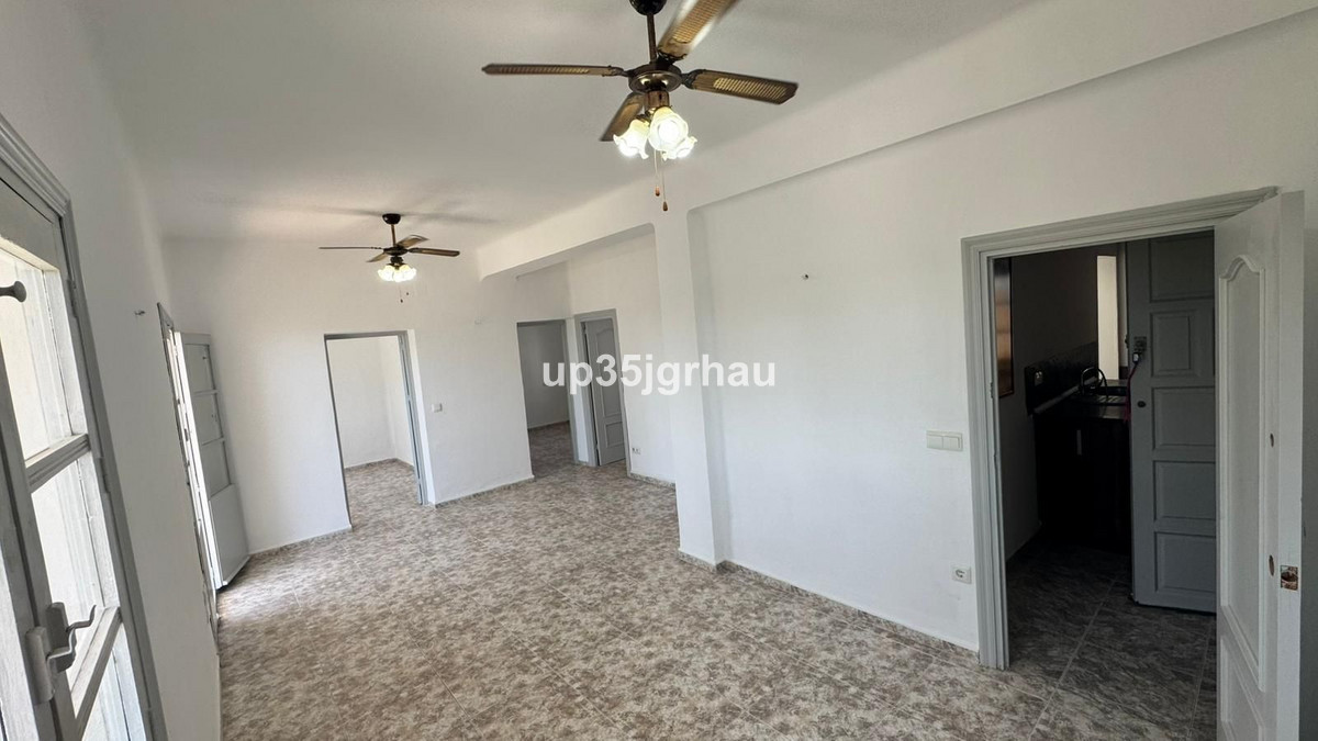 Appartement te koop in Estepona | 3 slaapkamers H5400094