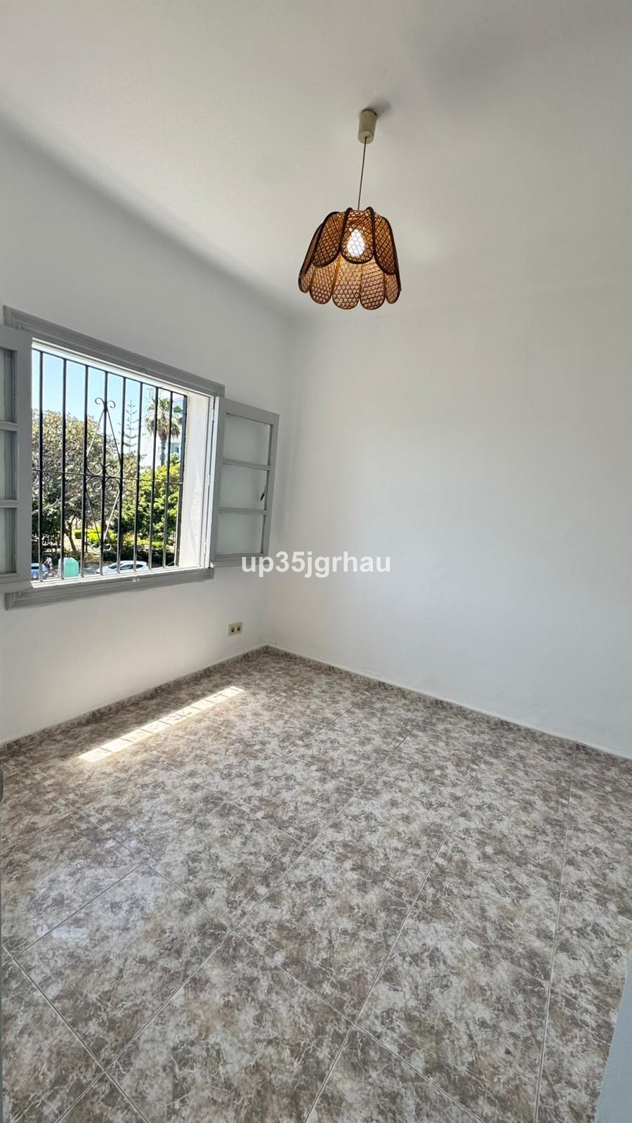 Appartement te koop in Estepona | 3 slaapkamers H5400094