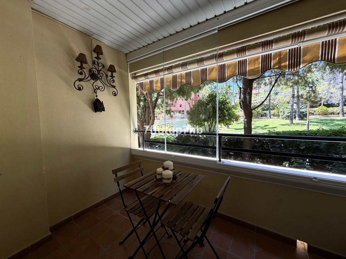 Appartement te koop in Estepona | 4 slaapkamers H5401018