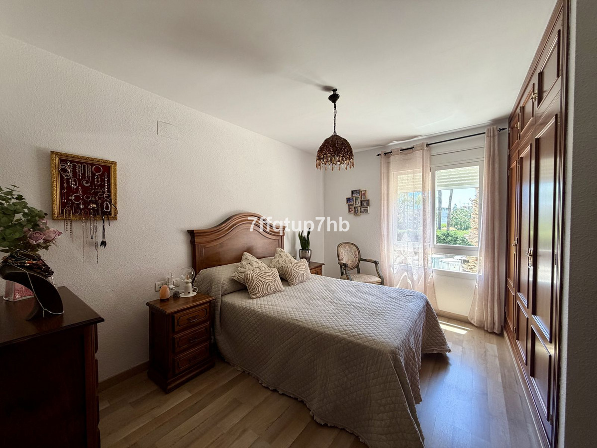 Appartement te koop in Estepona | 4 slaapkamers H5401018