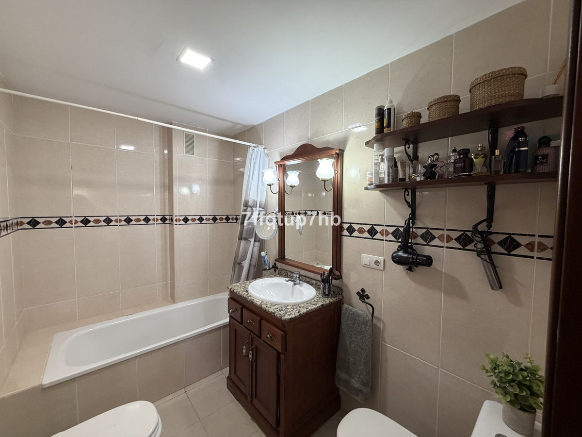Appartement te koop in Estepona | 4 slaapkamers H5401018