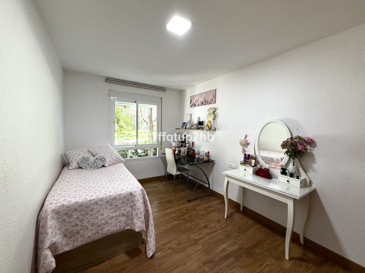 Appartement te koop in Estepona | 4 slaapkamers H5401018