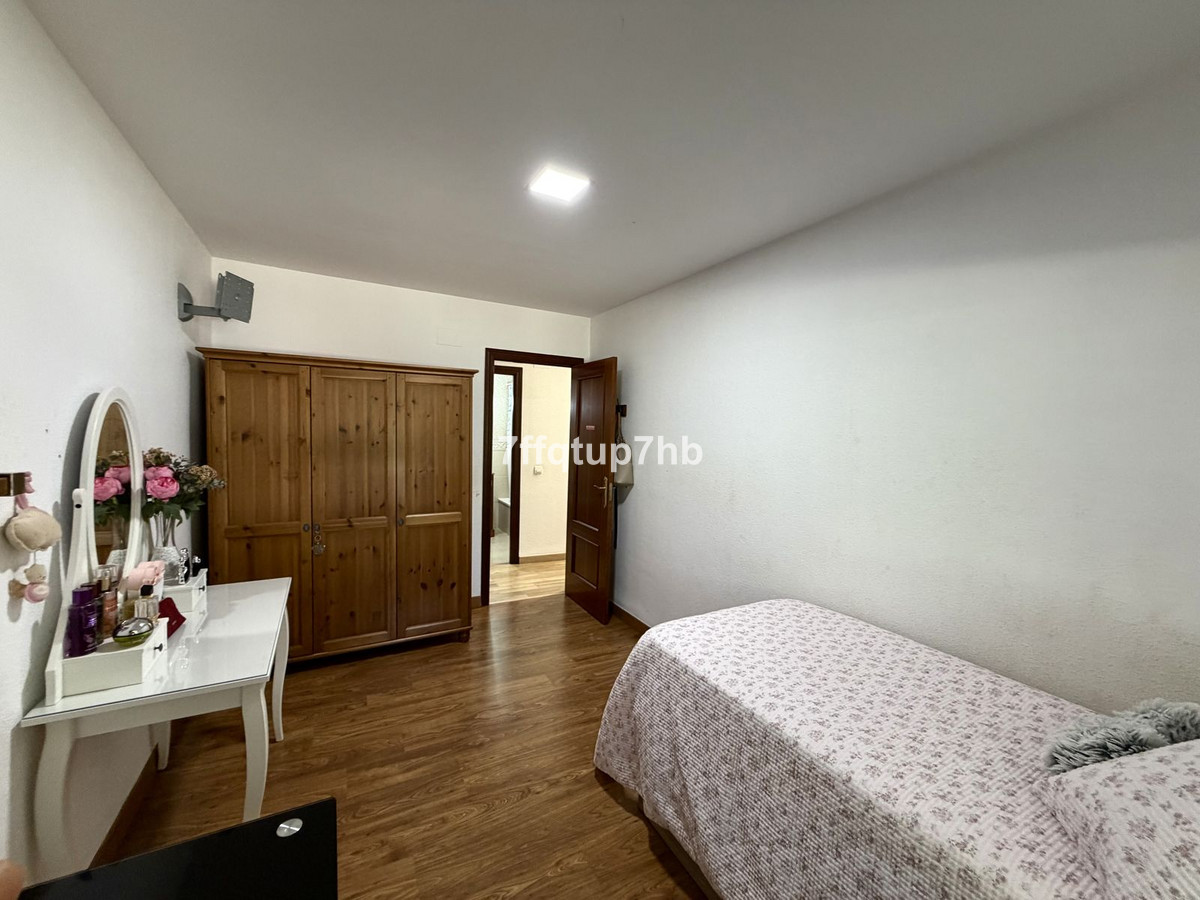 Appartement te koop in Estepona | 4 slaapkamers H5401018