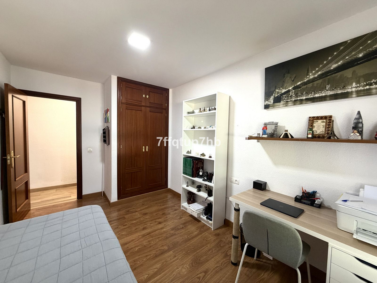 Appartement te koop in Estepona | 4 slaapkamers H5401018