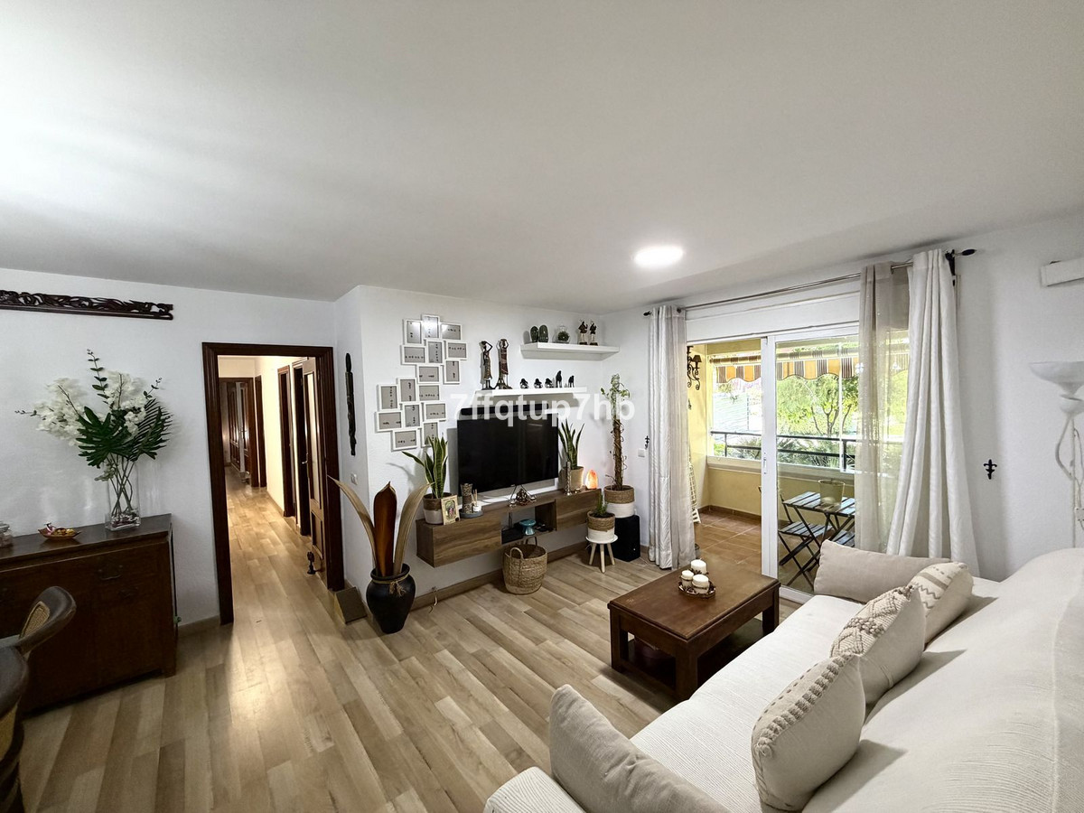 Appartement te koop in Estepona | 4 slaapkamers H5401018
