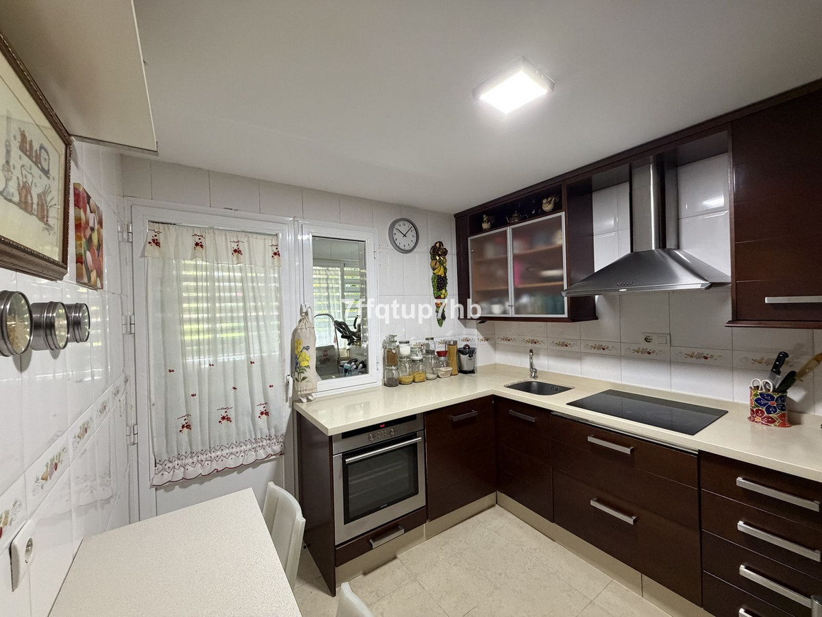 Appartement te koop in Estepona | 4 slaapkamers H5401018