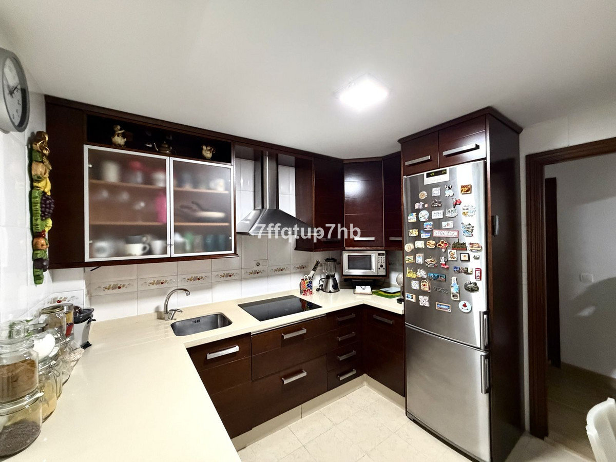 Appartement te koop in Estepona | 4 slaapkamers H5401018