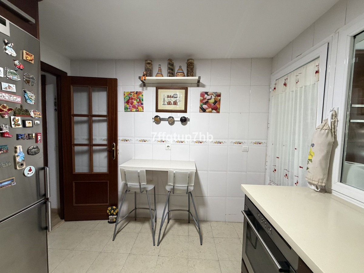 Appartement te koop in Estepona | 4 slaapkamers H5401018