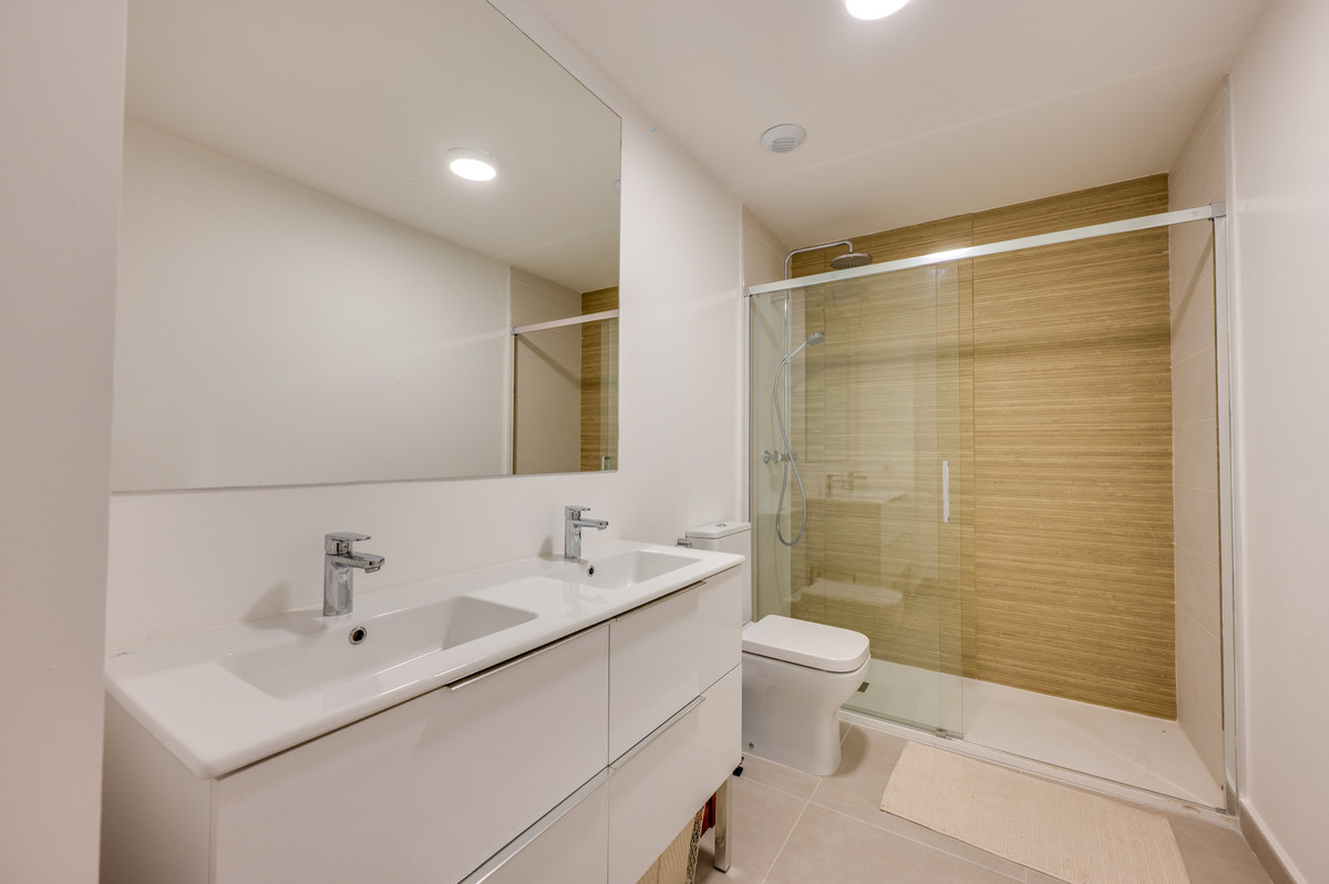 Huis te koop in Estepona | 2 slaapkamers H5401633