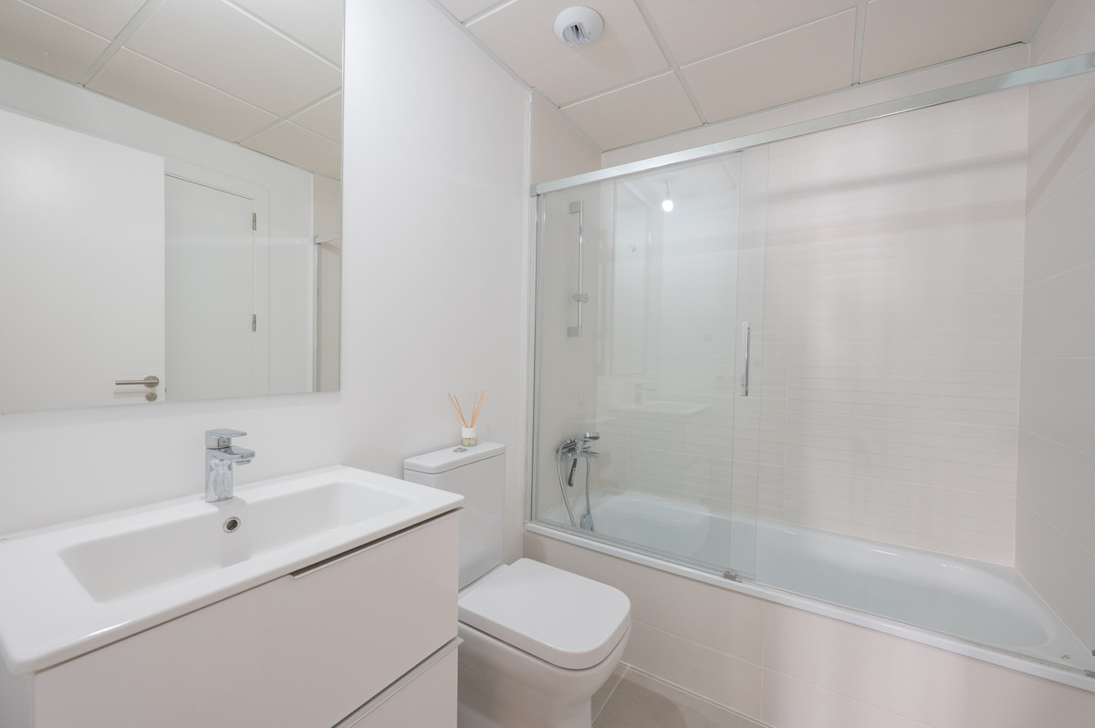 Huis te koop in Estepona | 2 slaapkamers H5401633