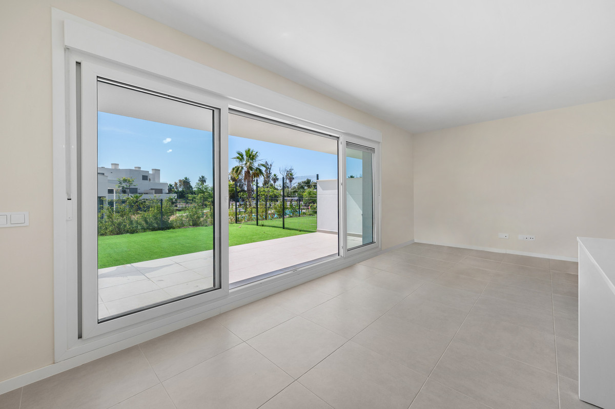 Huis te koop in Estepona | 2 slaapkamers H5401633