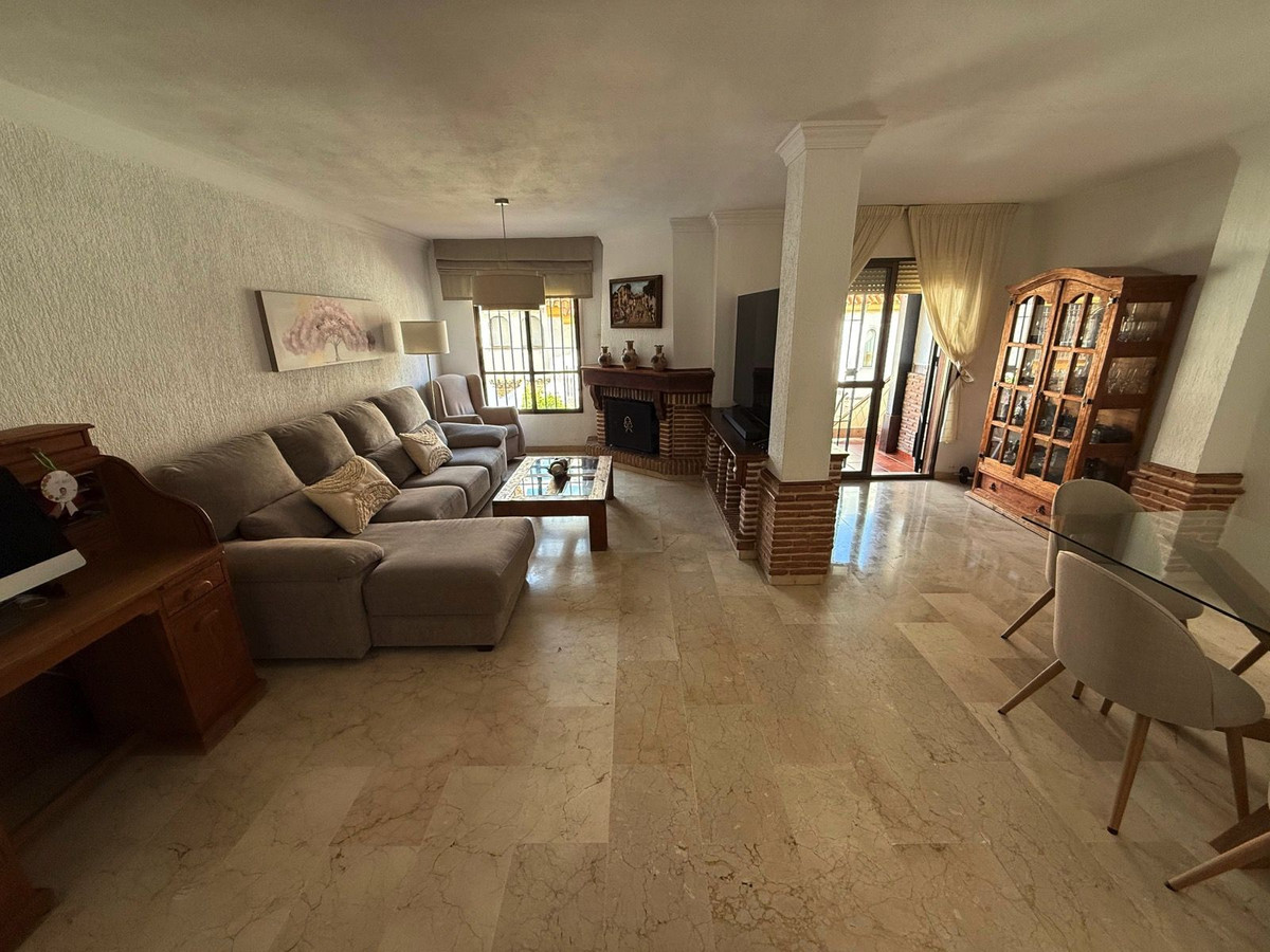 Huis te koop in Estepona | 4 slaapkamers H5402257