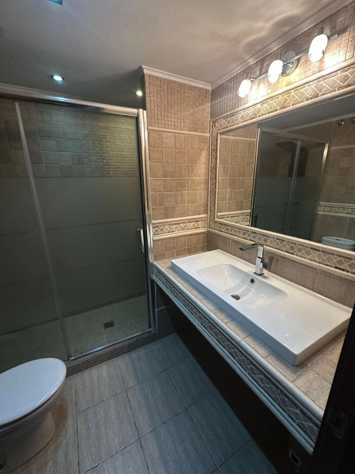 Huis te koop in Estepona | 4 slaapkamers H5402257