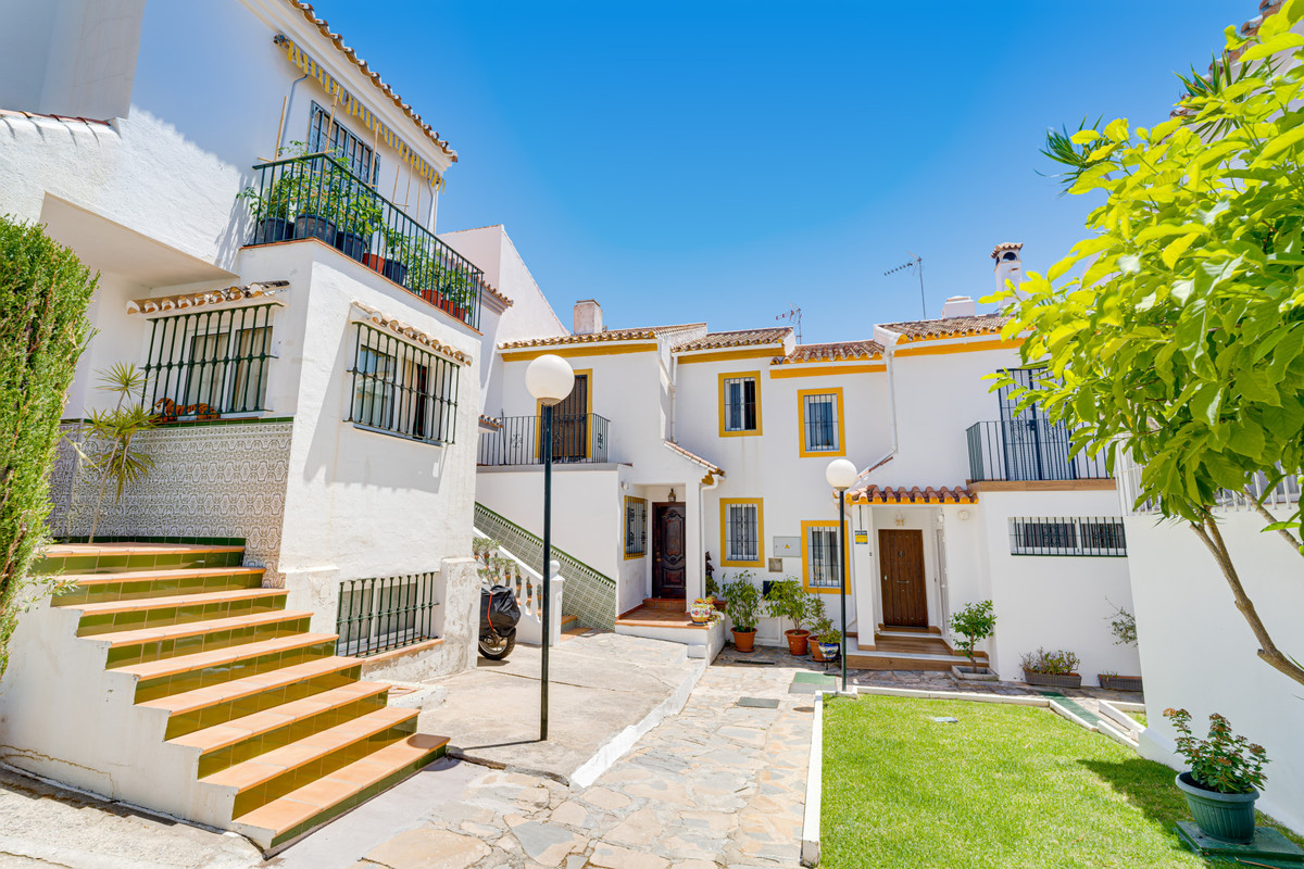 Huis te koop in Estepona | 3 slaapkamers H5402407