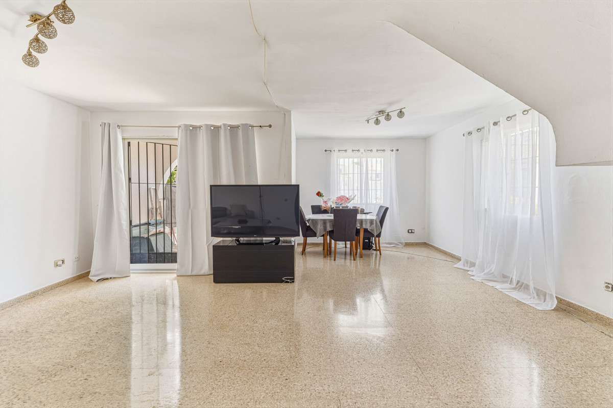 Huis te koop in Estepona | 3 slaapkamers H5402407