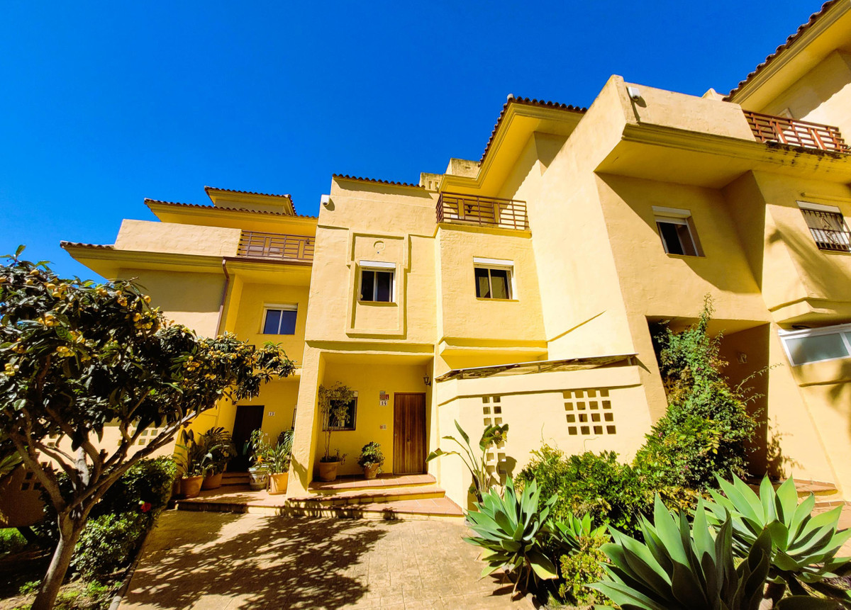 Huis te koop in Estepona | 4 slaapkamers H5402719