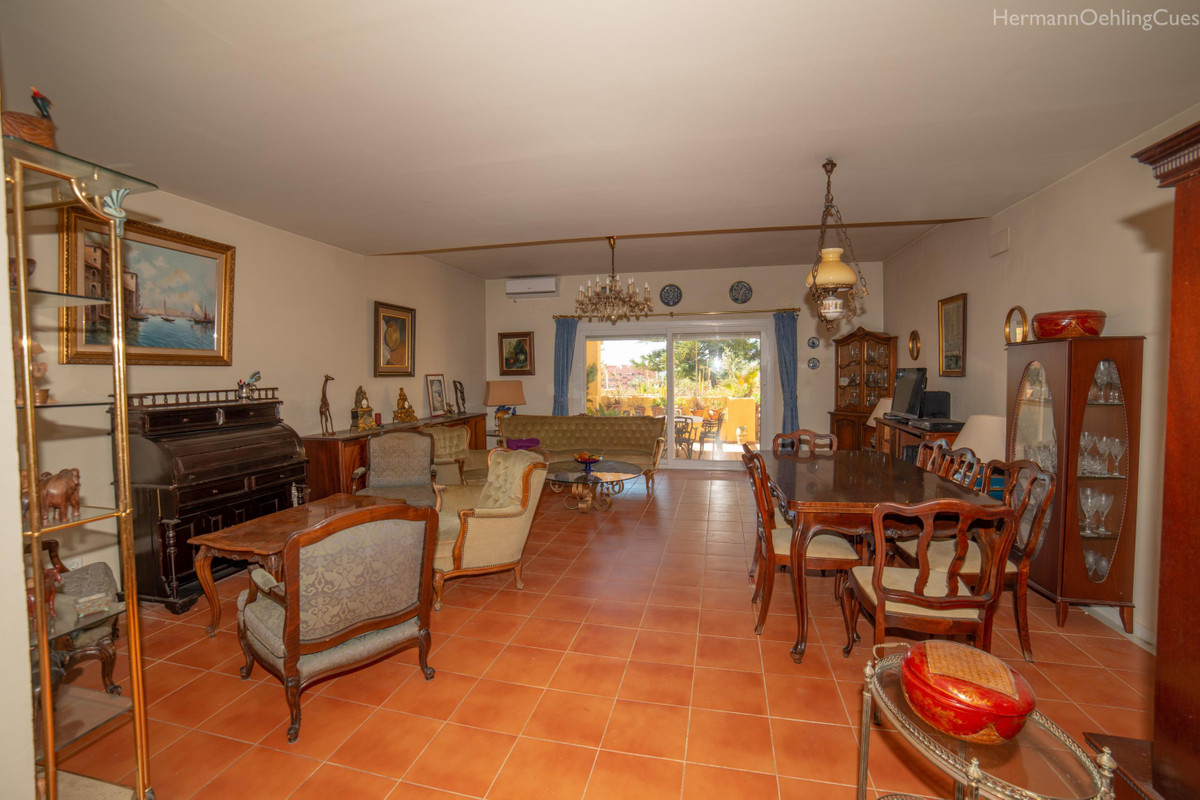 Huis te koop in Estepona | 4 slaapkamers H5402719