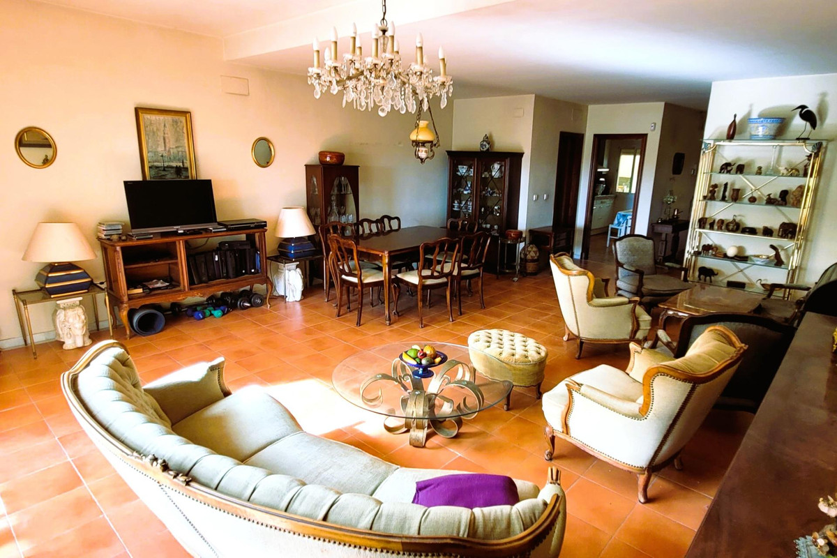 Huis te koop in Estepona | 4 slaapkamers H5402719