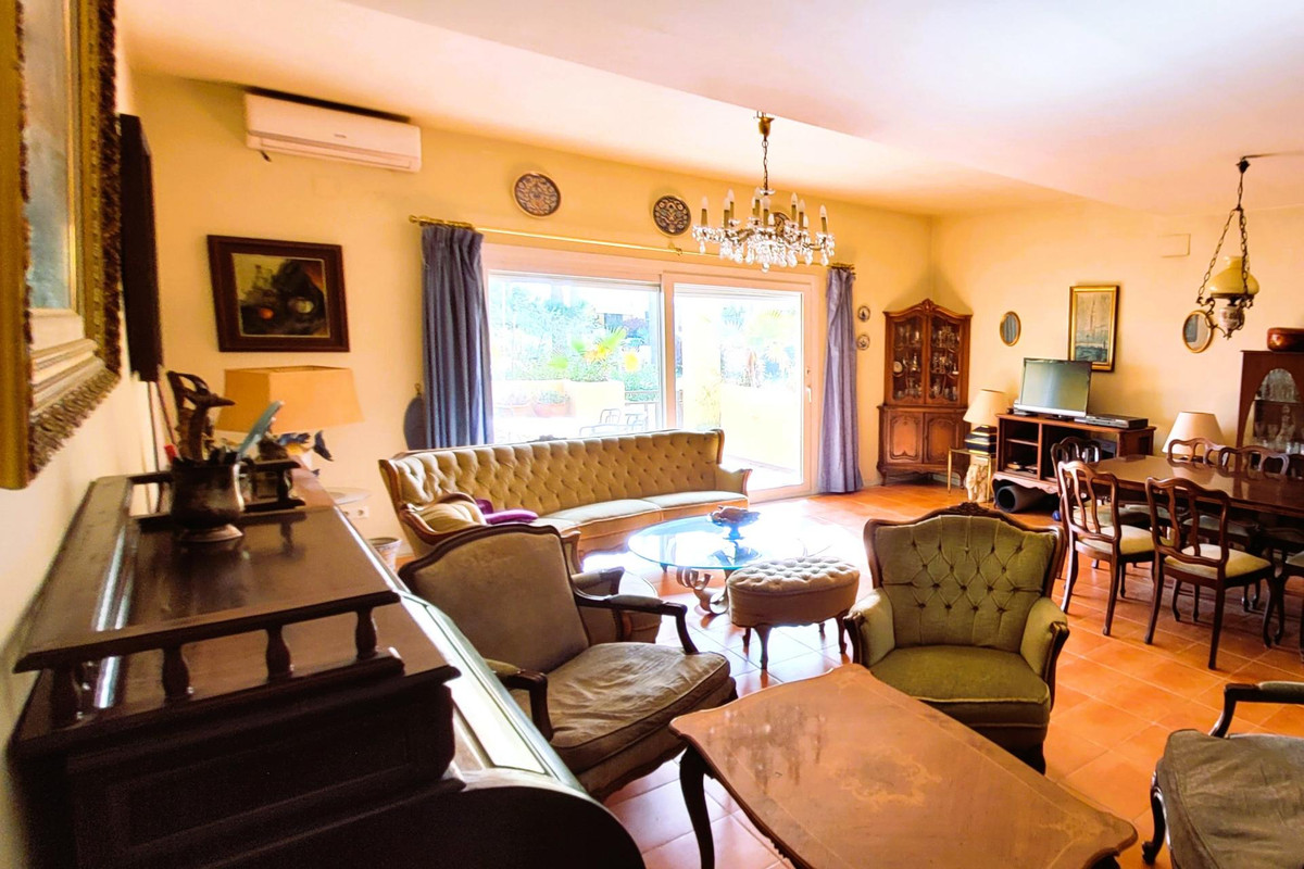 Huis te koop in Estepona | 4 slaapkamers H5402719