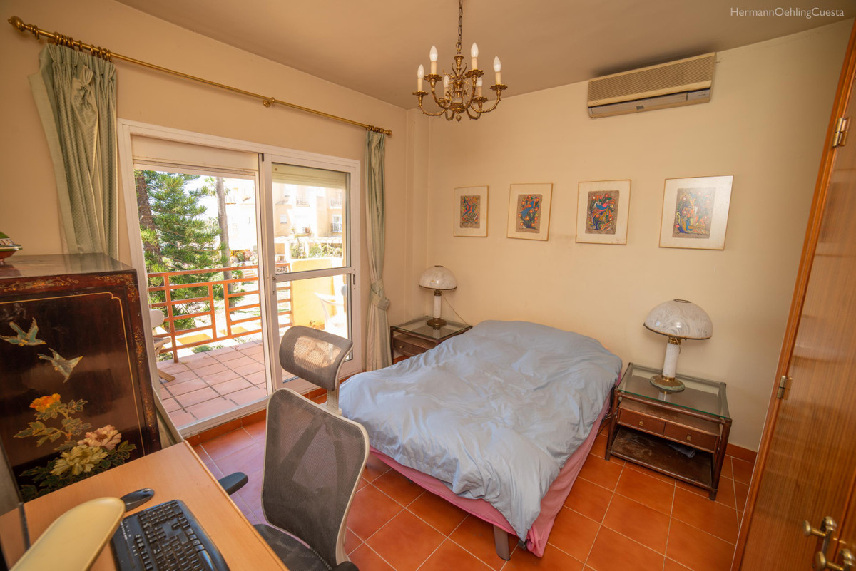 Huis te koop in Estepona | 4 slaapkamers H5402719