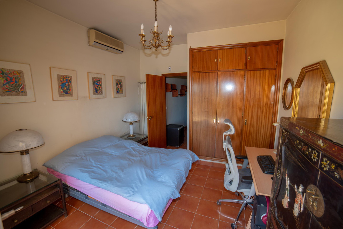 Huis te koop in Estepona | 4 slaapkamers H5402719