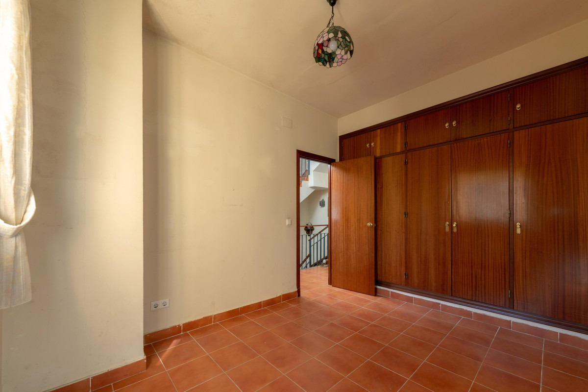Huis te koop in Estepona | 4 slaapkamers H5402719