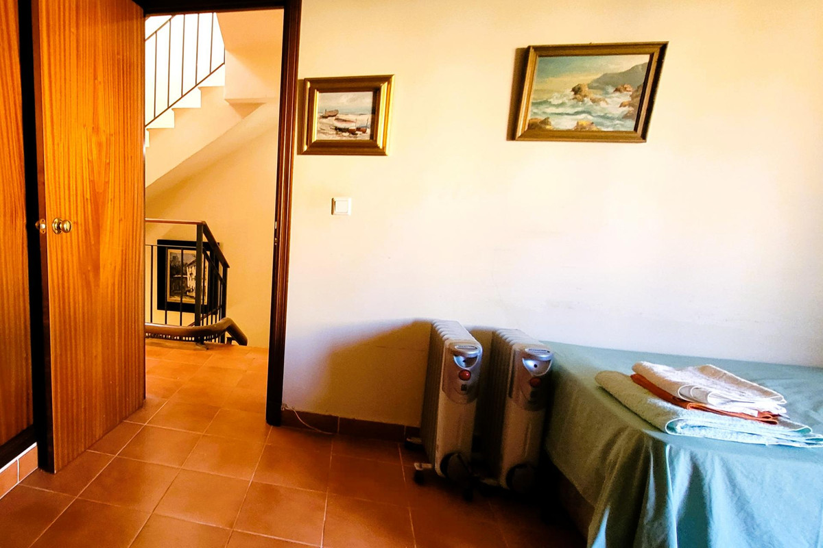 Huis te koop in Estepona | 4 slaapkamers H5402719